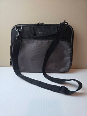 Targus Laptop/Tablet Bag Gray